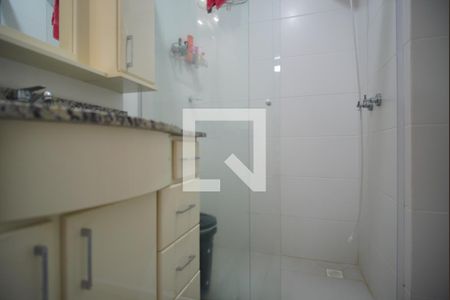 Banheiro Corredor de apartamento à venda com 1 quarto, 48m² em Azenha, Porto Alegre