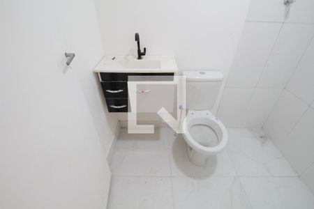 Banheiro de kitnet/studio para alugar com 1 quarto, 35m² em Vila Morse, São Paulo