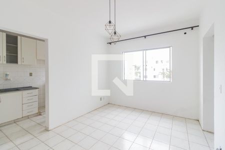 Sala  de apartamento para alugar com 2 quartos, 48m² em Serraria, São José