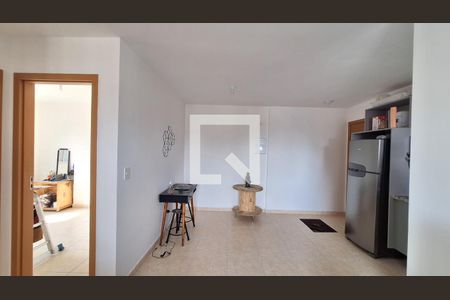 Sala de apartamento para alugar com 2 quartos, 57m² em Guilhermina, Praia Grande