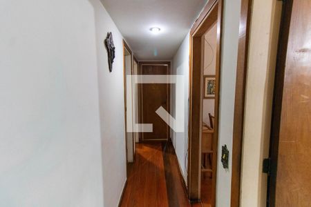 Corredor  de apartamento à venda com 3 quartos, 120m² em Icaraí, Niterói