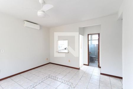 Sala de casa de condomínio para alugar com 3 quartos, 75m² em Maria da Graça, Rio de Janeiro