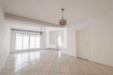 Sala de casa para alugar com 3 quartos, 450m² em Jardim Santa Clara, Taubaté