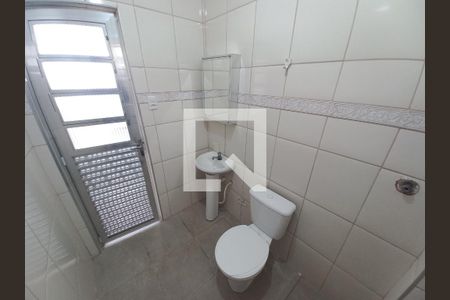 Banheiro de apartamento para alugar com 1 quarto, 37m² em Centro, São Vicente