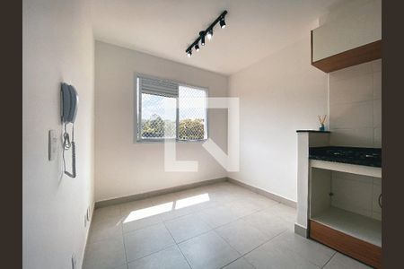 Sala de apartamento para alugar com 2 quartos, 32m² em Jardim Celeste, São Paulo