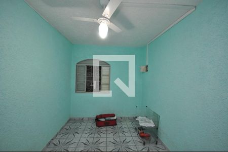 Quarto 2 de casa para alugar com 3 quartos, 80m² em Chácara São João, São Paulo