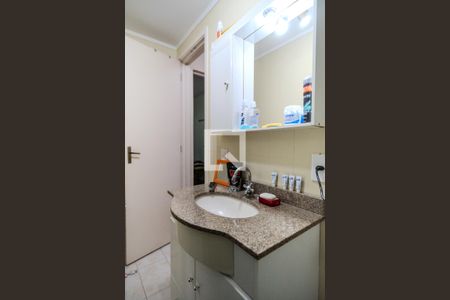 Banheiro de apartamento à venda com 1 quarto, 47m² em Tristeza, Porto Alegre