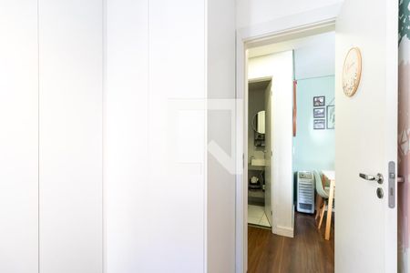 Quarto 1 de apartamento para alugar com 2 quartos, 54m² em Cajuru, Curitiba