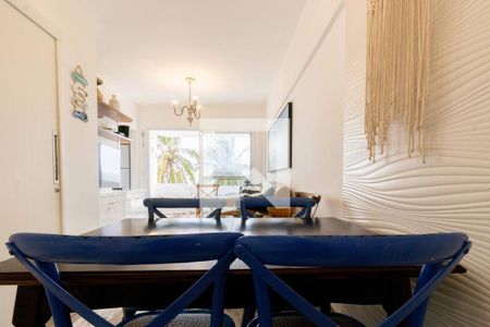 Sala de apartamento para alugar com 2 quartos, 62m² em Jardim Las Palmas, Guarujá