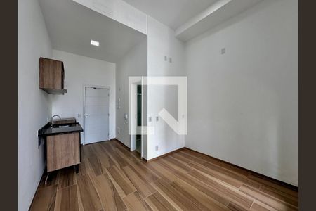 Quarto de kitnet/studio para alugar com 0 quarto, 25m² em Jardim das Acacias, São Paulo