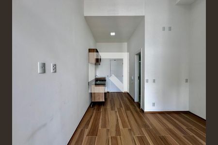 Quarto de kitnet/studio para alugar com 0 quarto, 25m² em Jardim das Acacias, São Paulo