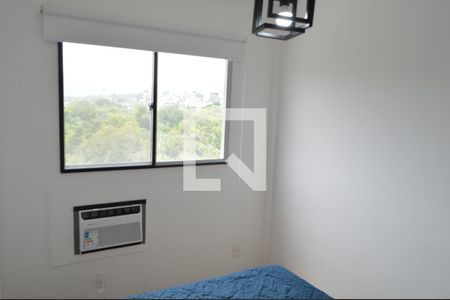 Quarto 1 de apartamento para alugar com 2 quartos, 48m² em Jacarepaguá, Rio de Janeiro