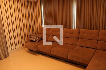 Sala de TV de casa de condomínio para alugar com 4 quartos, 300m² em Residencial Parque Mendanha, Goiânia