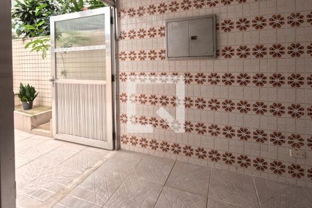 Entrada e Garagem de casa para alugar com 3 quartos, 176m² em Boqueirão, Santos