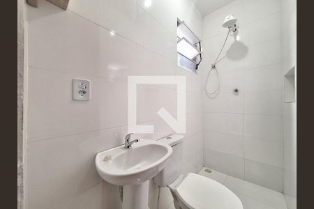 Banheiro  de kitnet/studio para alugar com 1 quarto, 30m² em Vila Ipojuca, São Paulo