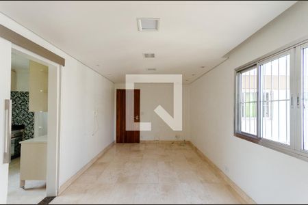 Sala de casa à venda com 3 quartos, 61m² em Jardim Iris, São Paulo