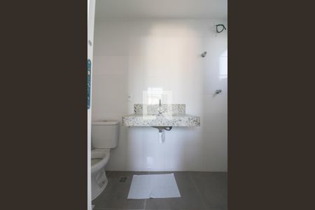 Banheiro da Suíte de apartamento para alugar com 3 quartos, 72m² em Candelária, Belo Horizonte