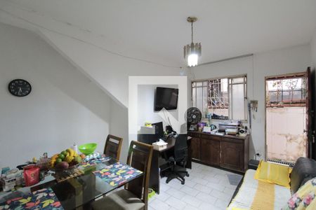 Sala de casa à venda com 2 quartos, 58m² em Vila Cloris, Belo Horizonte