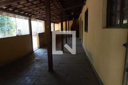 Quintal de casa à venda com 2 quartos, 420m² em Centro, Contagem