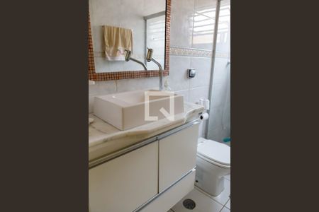 Casa à venda com 198m², 4 quartos e 4 vagas Casa à venda com 198m², 4 quartos e 4 vagasBanheiro