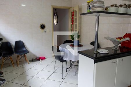 Casa à venda com 198m², 4 quartos e 4 vagas Casa à venda com 198m², 4 quartos e 4 vagascozinha