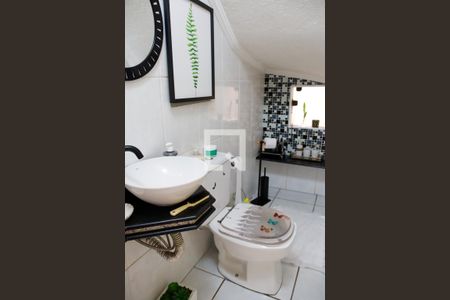 Casa à venda com 198m², 4 quartos e 4 vagas Casa à venda com 198m², 4 quartos e 4 vagasLavabo