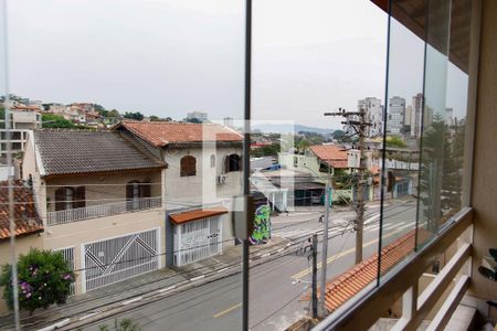 Casa à venda com 198m², 4 quartos e 4 vagas Casa à venda com 198m², 4 quartos e 4 vagasVaranda