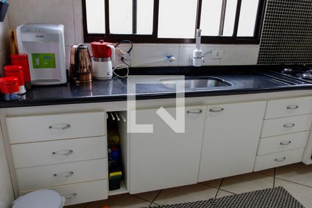 Casa à venda com 198m², 4 quartos e 4 vagas Casa à venda com 198m², 4 quartos e 4 vagascozinha