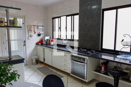 Casa à venda com 198m², 4 quartos e 4 vagas Casa à venda com 198m², 4 quartos e 4 vagascozinha