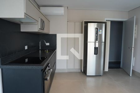 Cozinha de apartamento para alugar com 1 quarto, 60m² em Jardim das Bandeiras, São Paulo