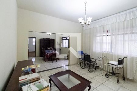 Sala 1 de casa à venda com 6 quartos, 238m² em Novo Glória, Belo Horizonte