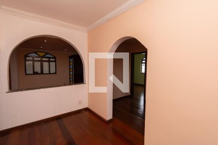 Sala de casa para alugar com 4 quartos, 150m² em Água Branca, Contagem