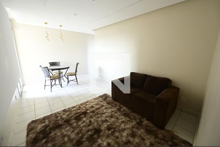 Sala de apartamento para alugar com 3 quartos, 70m² em Vila São Luiz, Goiânia