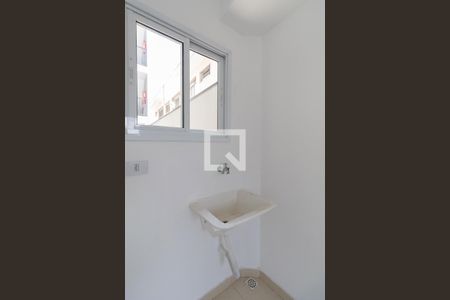 Sala/Cozinha/Área de Serviço de apartamento para alugar com 2 quartos, 42m² em Vila Sao Geraldo, São Paulo