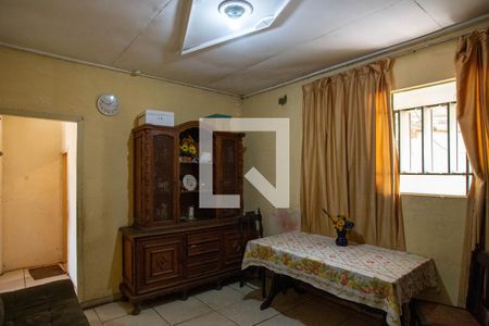 Sala de casa à venda com 4 quartos, 300m² em Pirajá, Belo Horizonte