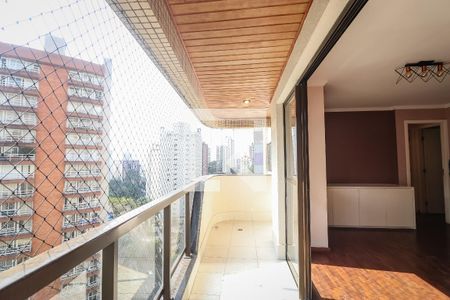 Varanda Sala de apartamento à venda com 2 quartos, 238m² em Vila Suzana, São Paulo