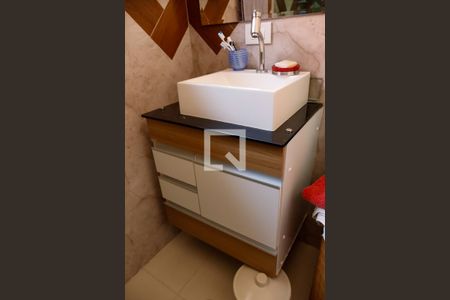 Casa à venda com 217m², 3 quartos e 2 vagas Casa à venda com 217m², 3 quartos e 2 vagasBanheiro da Suíte 2