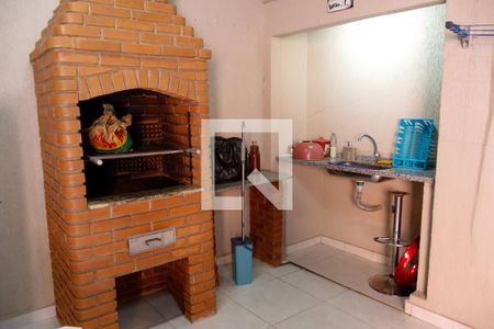 Casa à venda com 217m², 3 quartos e 2 vagas Casa à venda com 217m², 3 quartos e 2 vagasÁrea comum - Churrasqueira