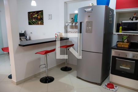 Casa à venda com 217m², 3 quartos e 2 vagas Casa à venda com 217m², 3 quartos e 2 vagasCozinha