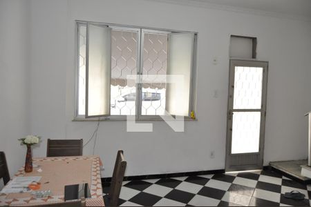 Casa de condomínio à venda com 180m², 4 quartos e 1 vagaSala