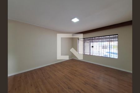 Sala de casa à venda com 3 quartos, 180m² em Vila Basileia, São Paulo