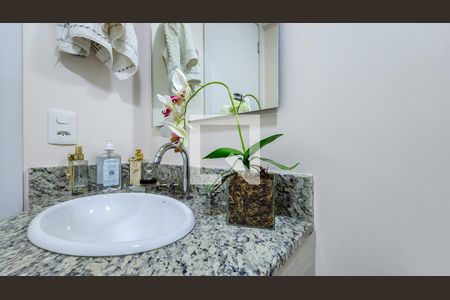 Apartamento à venda com 68m², 2 quartos e 1 vaga Apartamento à venda com 68m², 2 quartos e 1 vagaBanheiro