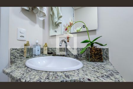 Apartamento à venda com 68m², 2 quartos e 1 vaga Apartamento à venda com 68m², 2 quartos e 1 vagaBanheiro