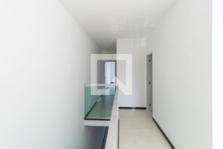 Corredor de casa à venda com 3 quartos, 170m² em Santa Amelia, Belo Horizonte