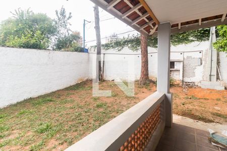 Vista da Sala de casa para alugar com 2 quartos, 74m² em Vila Júlia, Poá