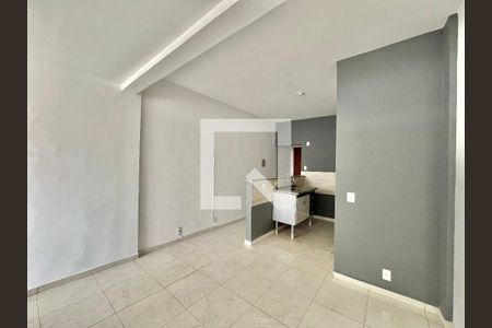 Sala de kitnet/studio para alugar com 1 quarto, 40m² em Curicica, Rio de Janeiro