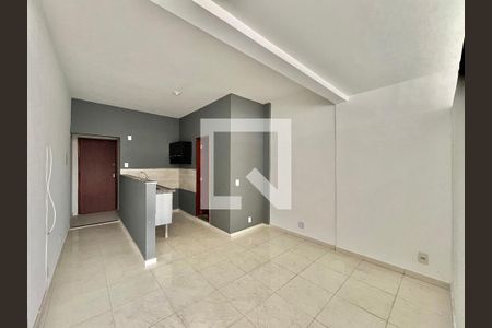 Sala de kitnet/studio para alugar com 1 quarto, 40m² em Curicica, Rio de Janeiro