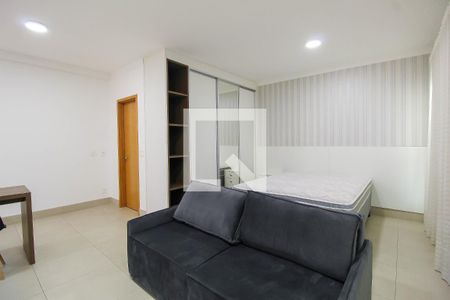 Sala/Quarto de apartamento para alugar com 1 quarto, 55m² em Vila Regente Feijó, São Paulo