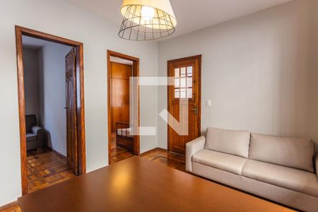 Sala de casa para alugar com 2 quartos, 250m² em Floresta, Belo Horizonte