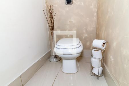 Lavabo de casa de condomínio para alugar com 4 quartos, 250m² em Vila Ipojuca, São Paulo